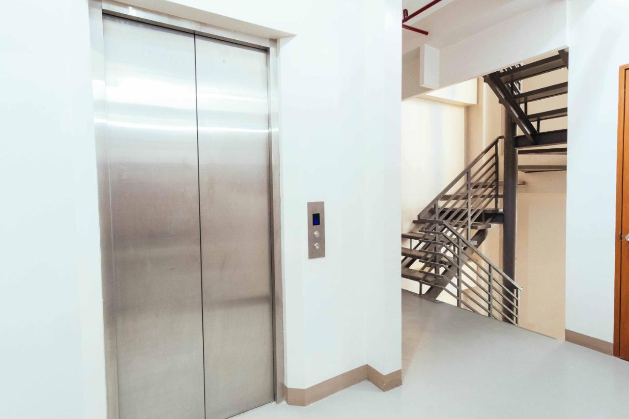 Reddoorz Plus @ It Park Cebu Εξωτερικό φωτογραφία