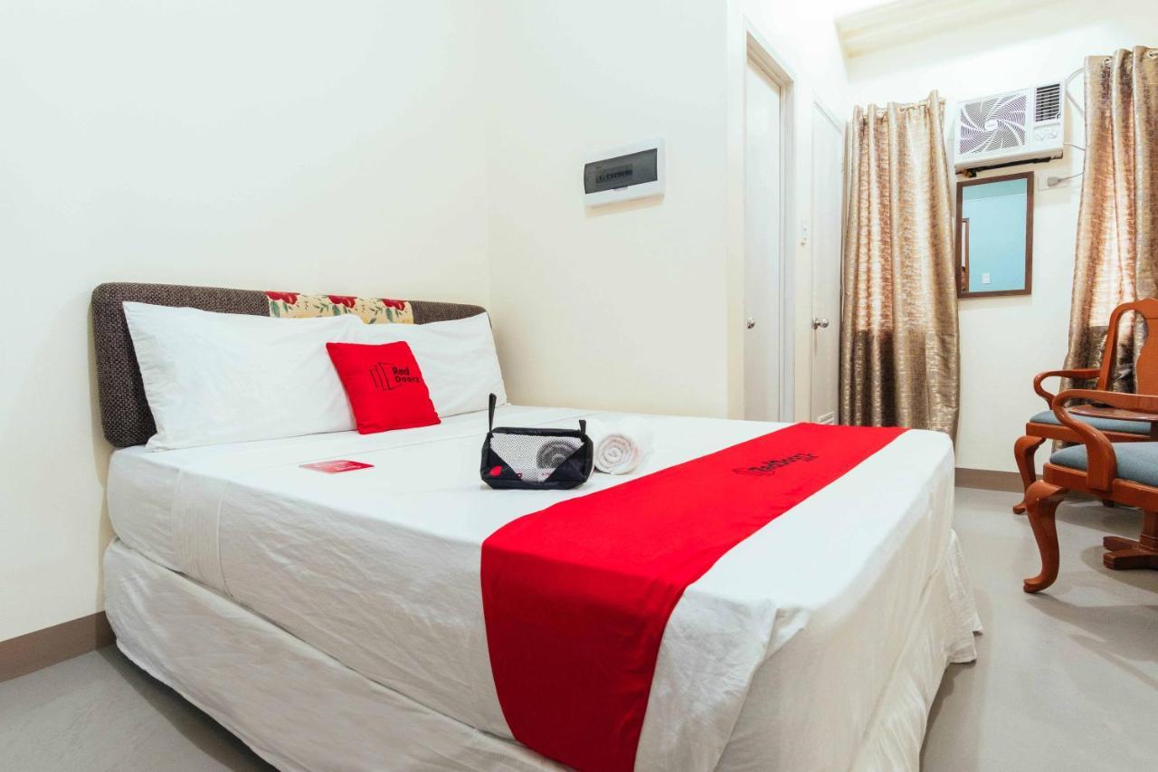 Reddoorz Plus @ It Park Cebu Εξωτερικό φωτογραφία