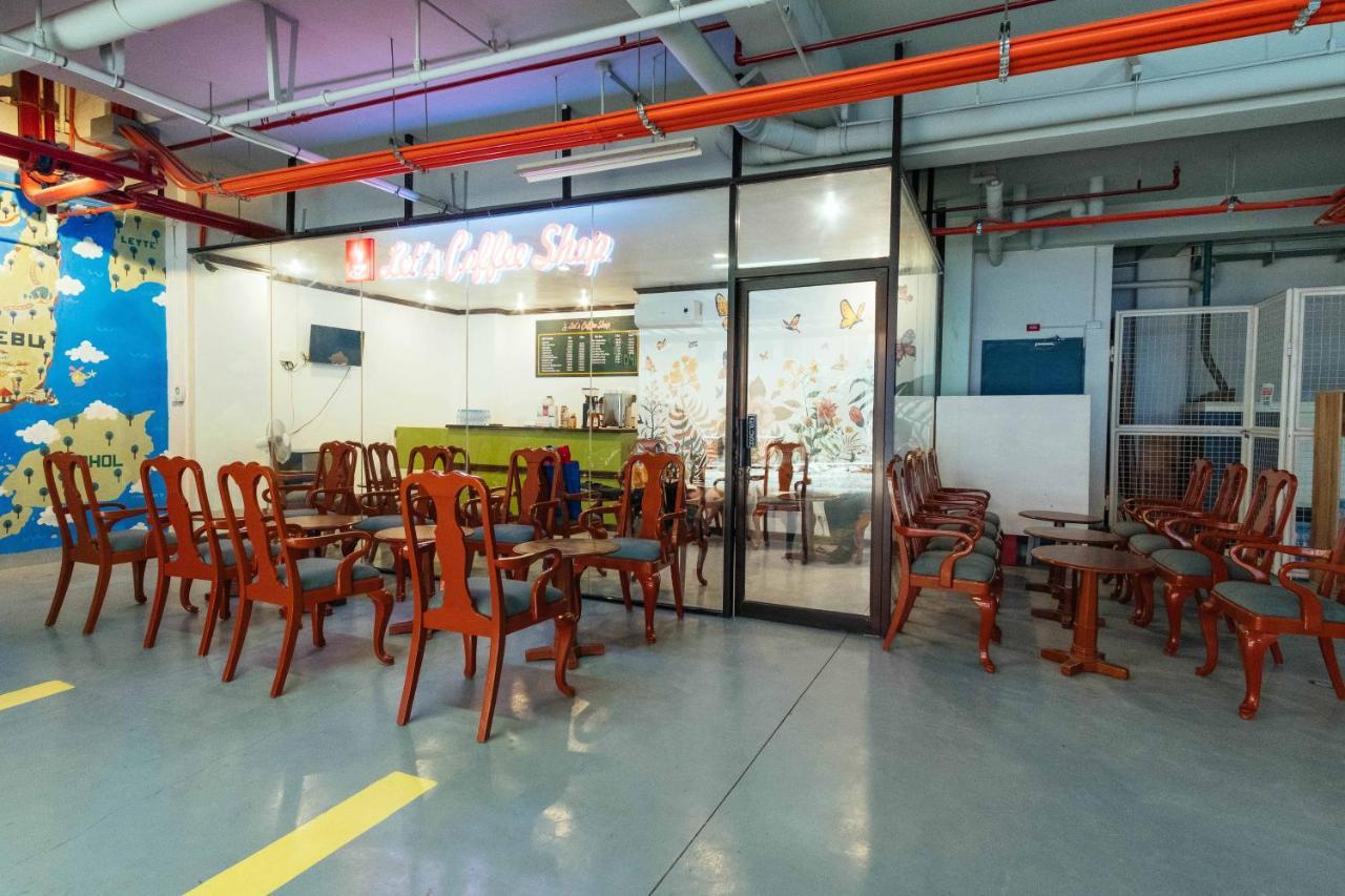 Reddoorz Plus @ It Park Cebu Εξωτερικό φωτογραφία